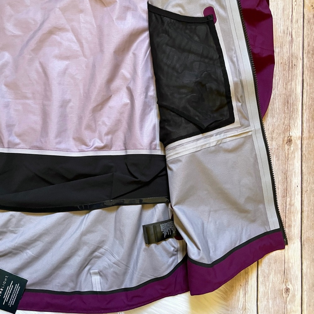 The North Face Women’s Freethinker FUTURELIGHT Steep Series Jacket - Picture 7 of 13